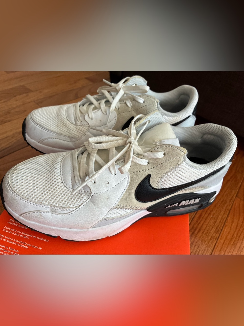 Nike Air Max Excee Sneakers White/Black, and pure platinum colorway Men' size 8